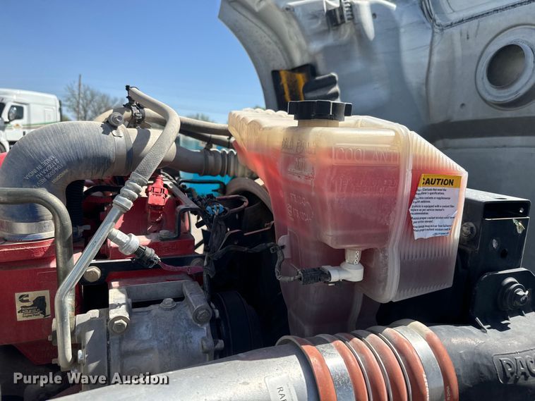 image for item EH5480 2019 Kenworth T680 semi truck