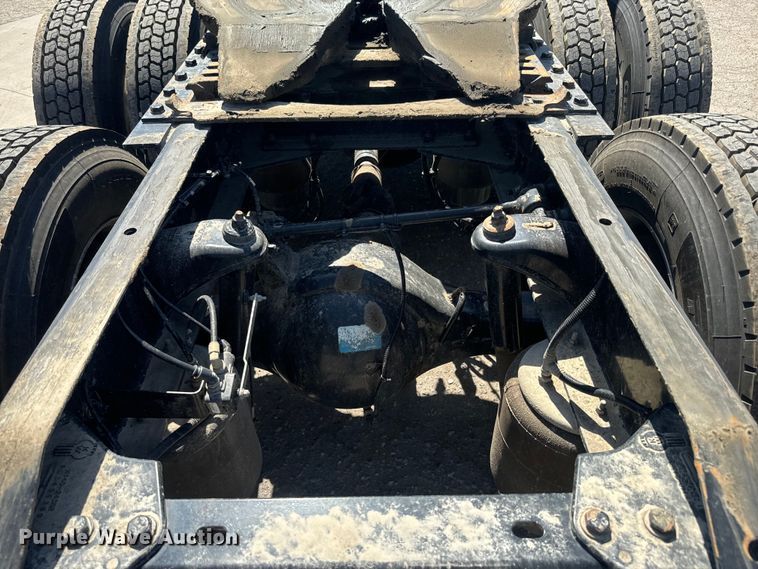 image for item EH5481 2019 Kenworth T680 semi truck