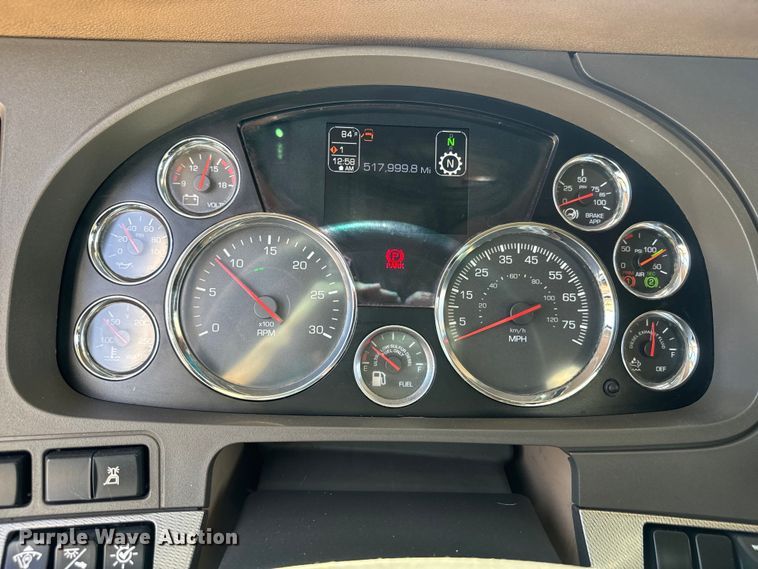 image for item EH5481 2019 Kenworth T680 semi truck