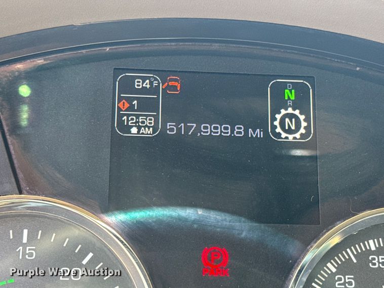 image for item EH5481 2019 Kenworth T680 semi truck