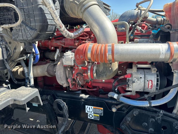 image for item EH5481 2019 Kenworth T680 semi truck