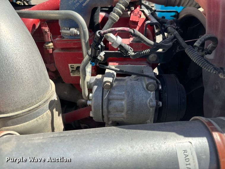 image for item EH5481 2019 Kenworth T680 semi truck