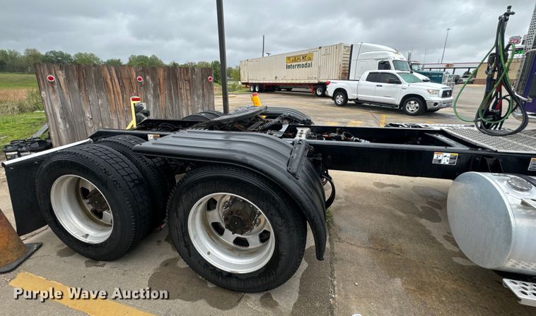 image for item EH5490 2017 Kenworth T680 semi truck