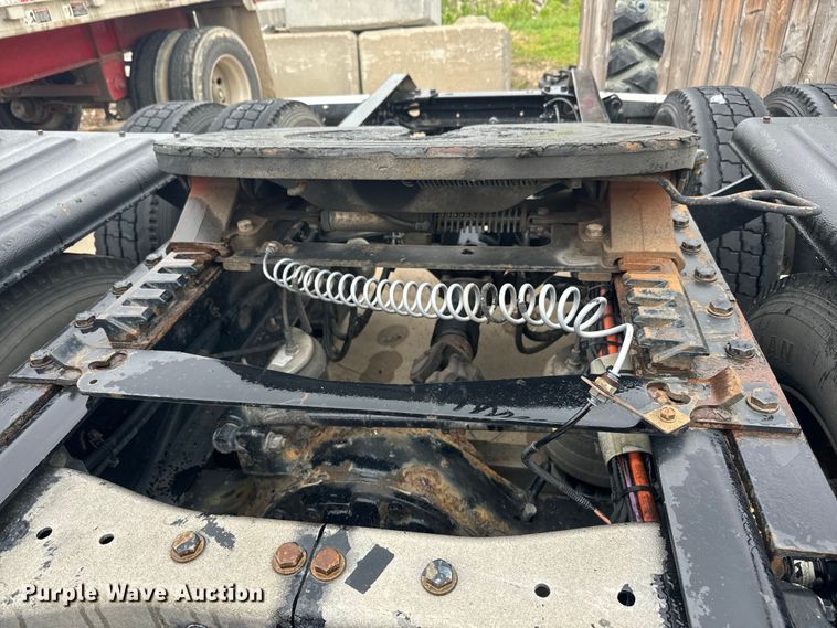 image for item EH5490 2017 Kenworth T680 semi truck