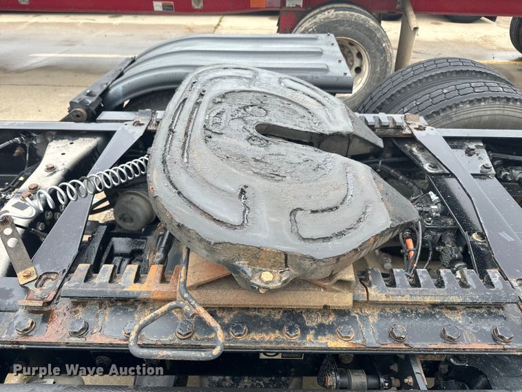 image for item EH5490 2017 Kenworth T680 semi truck