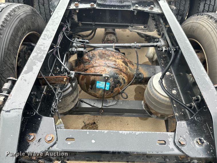 image for item EH5490 2017 Kenworth T680 semi truck