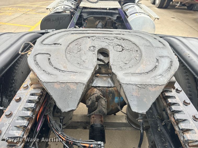 image for item EH5490 2017 Kenworth T680 semi truck