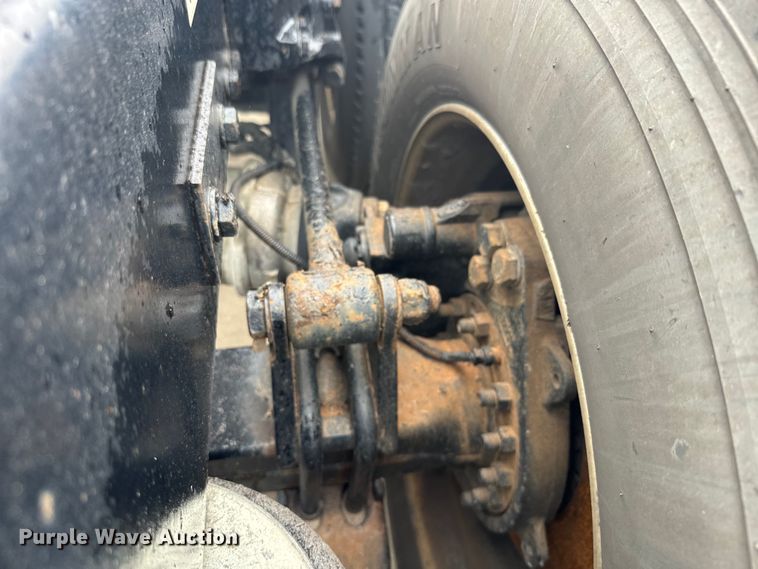 image for item EH5490 2017 Kenworth T680 semi truck