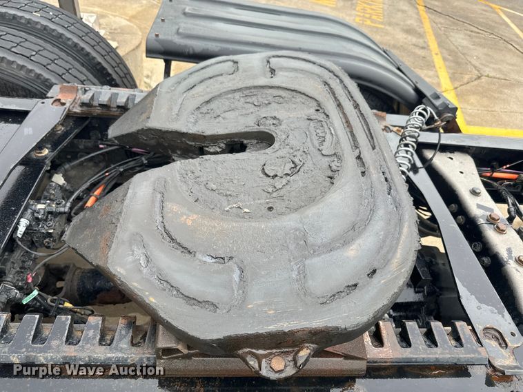 image for item EH5490 2017 Kenworth T680 semi truck