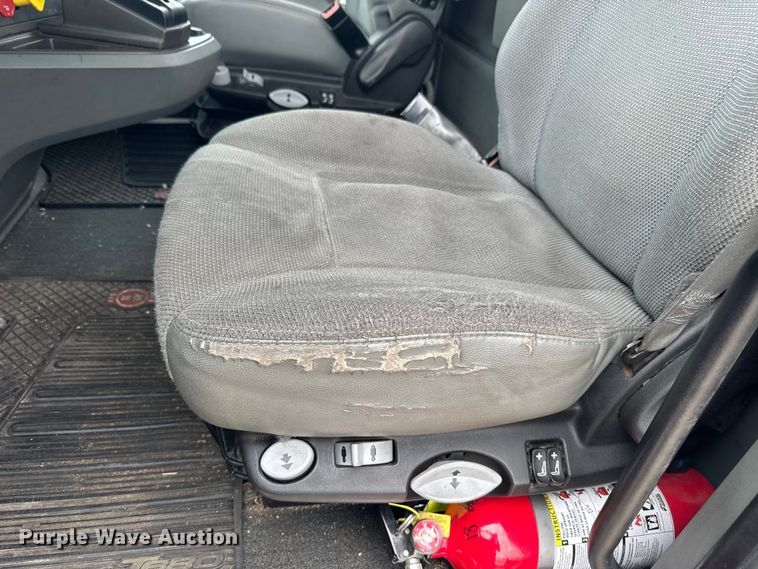 image for item EH5490 2017 Kenworth T680 semi truck