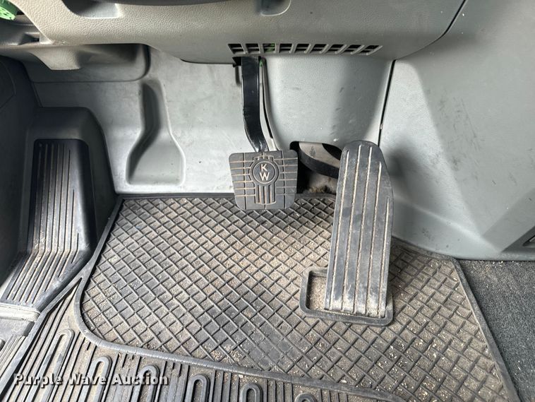 image for item EH5490 2017 Kenworth T680 semi truck