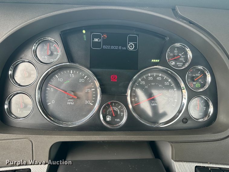 image for item EH5490 2017 Kenworth T680 semi truck