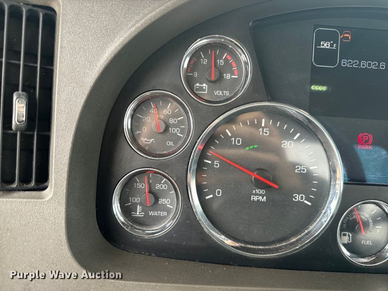 image for item EH5490 2017 Kenworth T680 semi truck