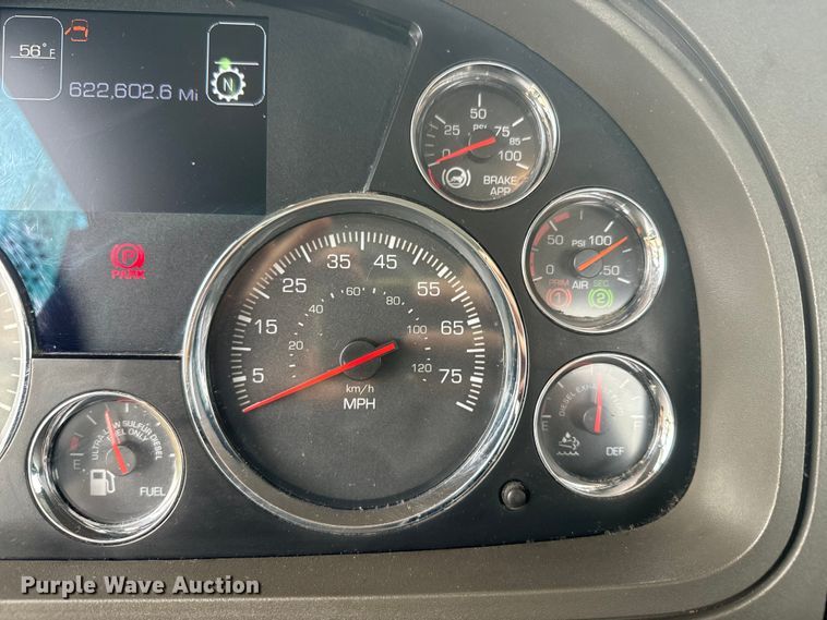 image for item EH5490 2017 Kenworth T680 semi truck