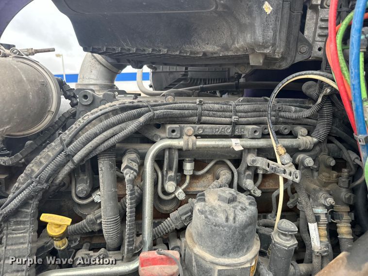 image for item EH5490 2017 Kenworth T680 semi truck