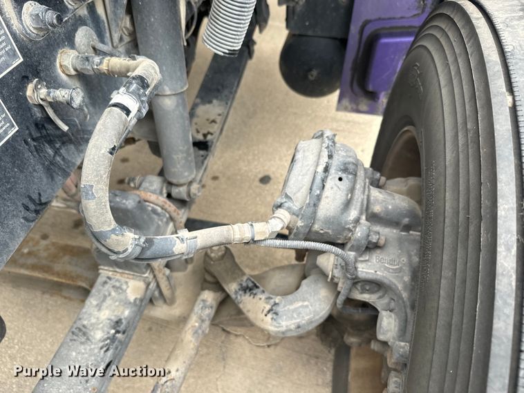 image for item EH5490 2017 Kenworth T680 semi truck