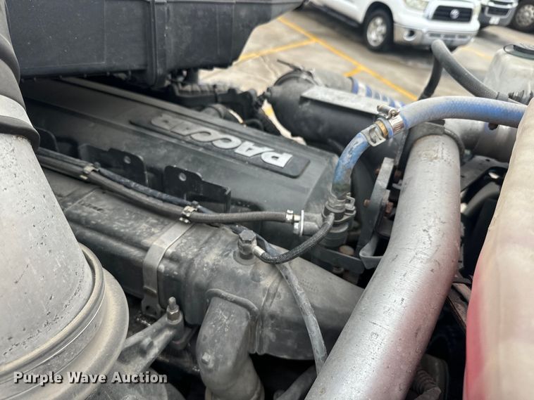 image for item EH5490 2017 Kenworth T680 semi truck