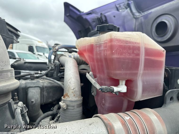 image for item EH5490 2017 Kenworth T680 semi truck