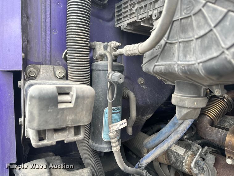 image for item EH5490 2017 Kenworth T680 semi truck