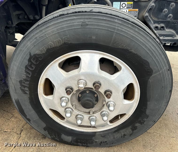 image for item EH5490 2017 Kenworth T680 semi truck