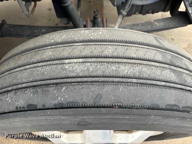 image for item EH5490 2017 Kenworth T680 semi truck