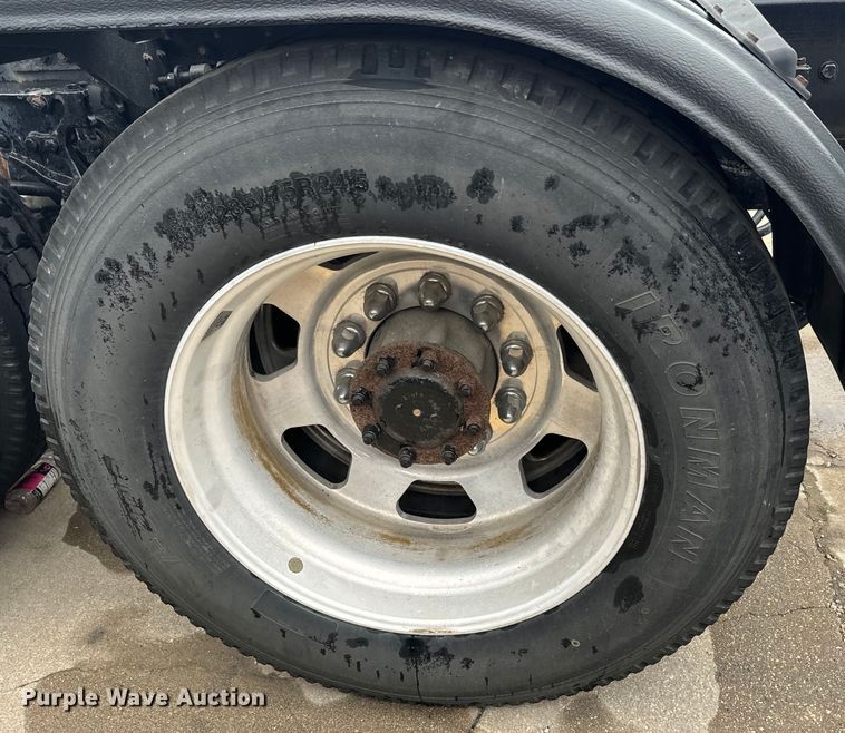 image for item EH5490 2017 Kenworth T680 semi truck