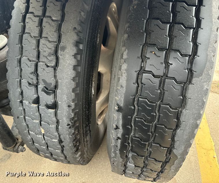 image for item EH5490 2017 Kenworth T680 semi truck