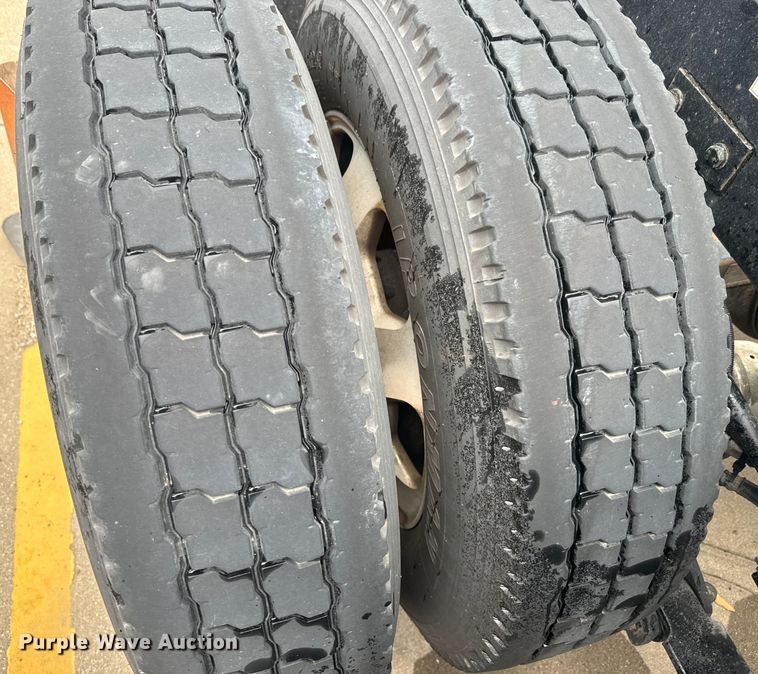 image for item EH5490 2017 Kenworth T680 semi truck