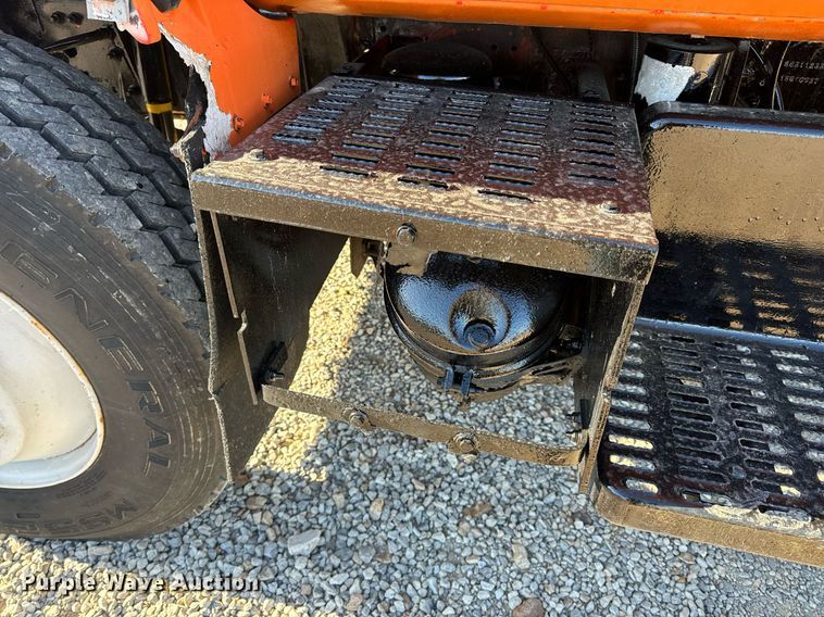 image for item EH6671 1990 GMC TopKick flatbed truck