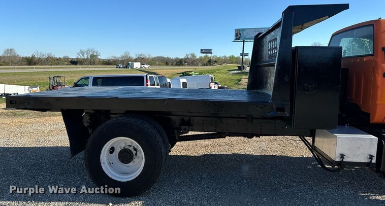 image for item EH6671 1990 GMC TopKick flatbed truck