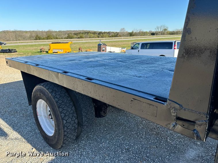 image for item EH6671 1990 GMC TopKick flatbed truck