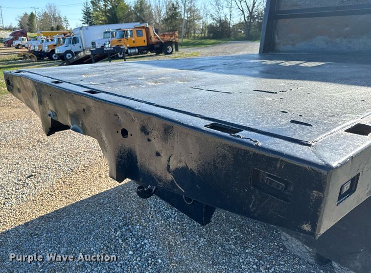 image for item EH6671 1990 GMC TopKick flatbed truck
