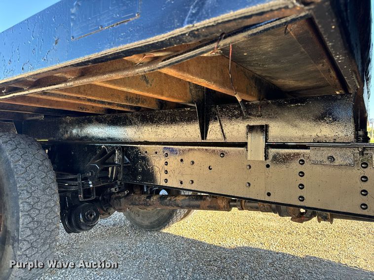 image for item EH6671 1990 GMC TopKick flatbed truck