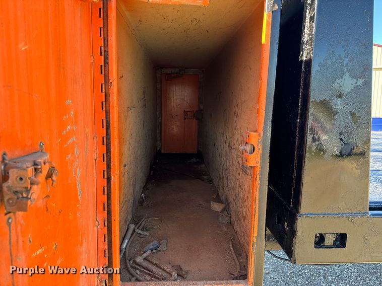 image for item EH6671 1990 GMC TopKick flatbed truck