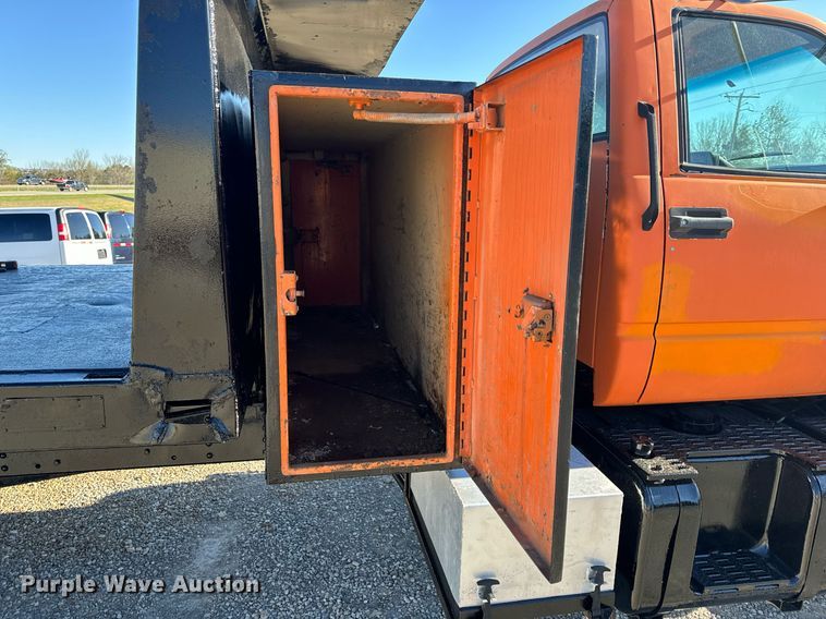 image for item EH6671 1990 GMC TopKick flatbed truck