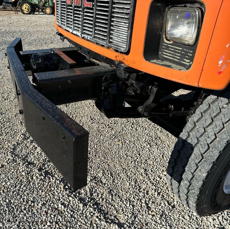 image for item EH6671 1990 GMC TopKick flatbed truck