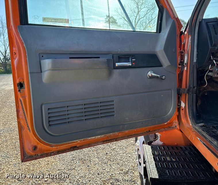 image for item EH6671 1990 GMC TopKick flatbed truck