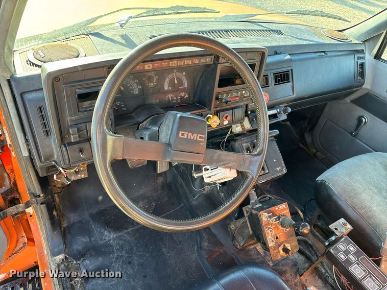 image for item EH6671 1990 GMC TopKick flatbed truck