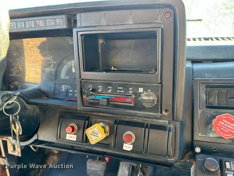 image for item EH6671 1990 GMC TopKick flatbed truck