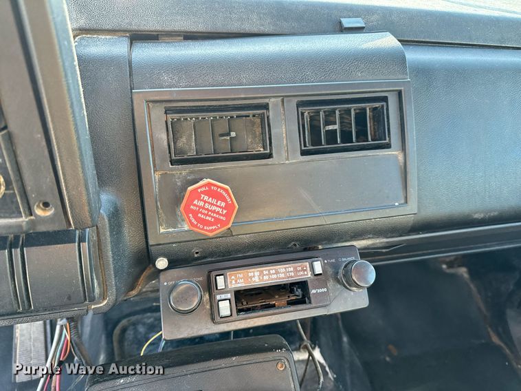 image for item EH6671 1990 GMC TopKick flatbed truck