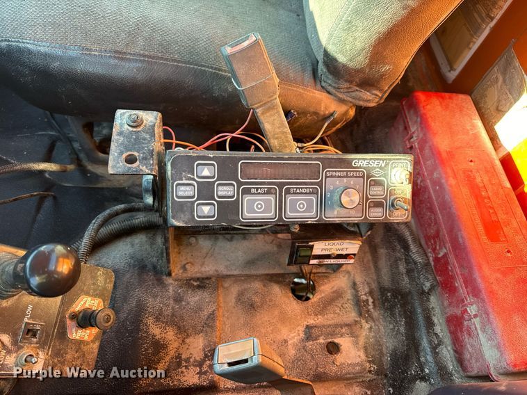 image for item EH6671 1990 GMC TopKick flatbed truck