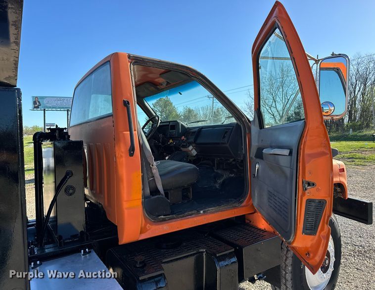 image for item EH6671 1990 GMC TopKick flatbed truck