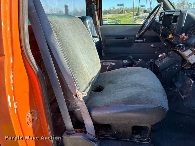 image for item EH6671 1990 GMC TopKick flatbed truck