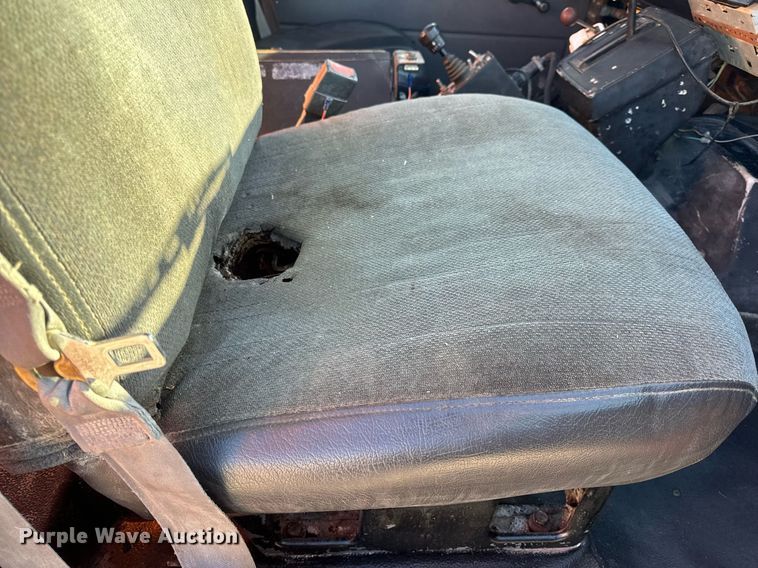 image for item EH6671 1990 GMC TopKick flatbed truck