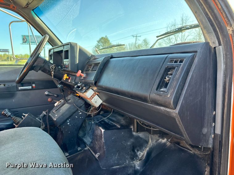 image for item EH6671 1990 GMC TopKick flatbed truck