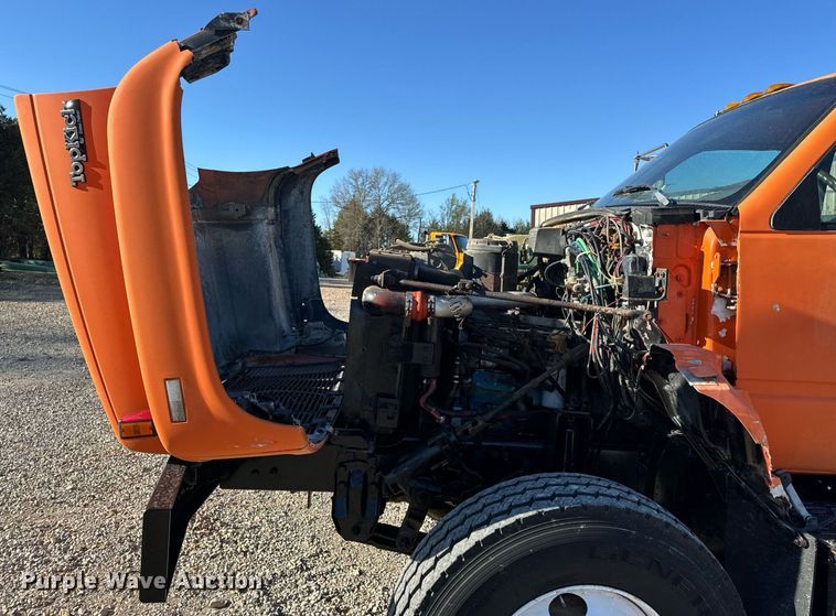 image for item EH6671 1990 GMC TopKick flatbed truck