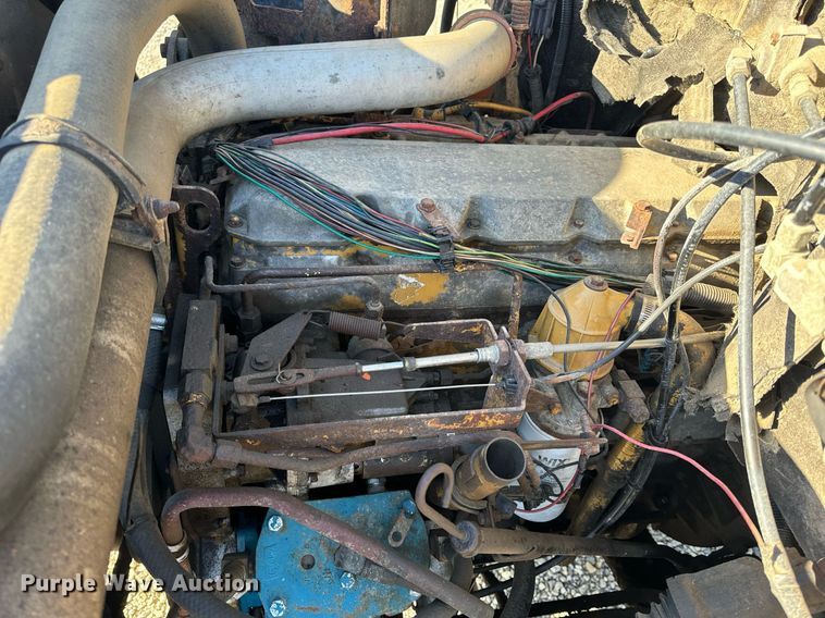 image for item EH6671 1990 GMC TopKick flatbed truck