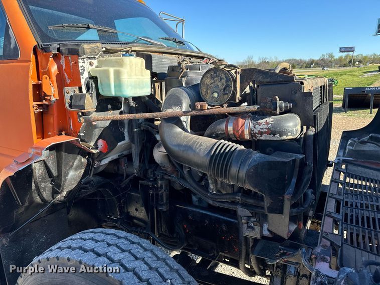 image for item EH6671 1990 GMC TopKick flatbed truck