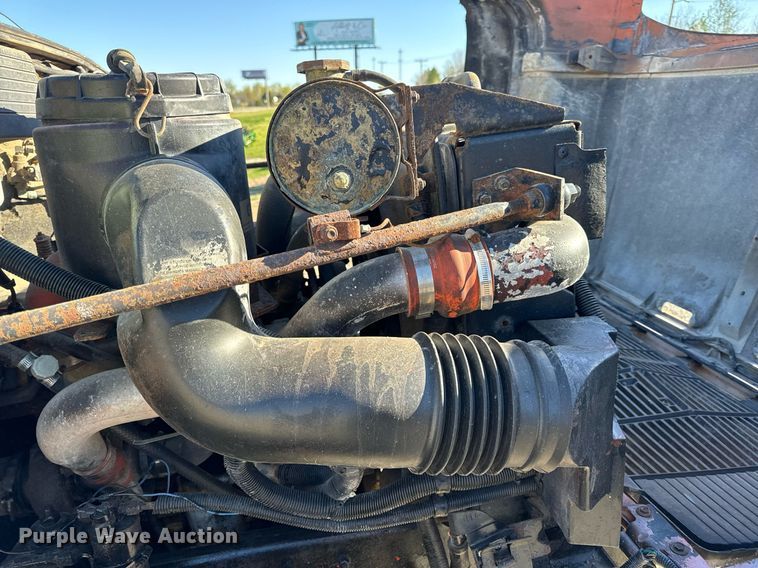 image for item EH6671 1990 GMC TopKick flatbed truck