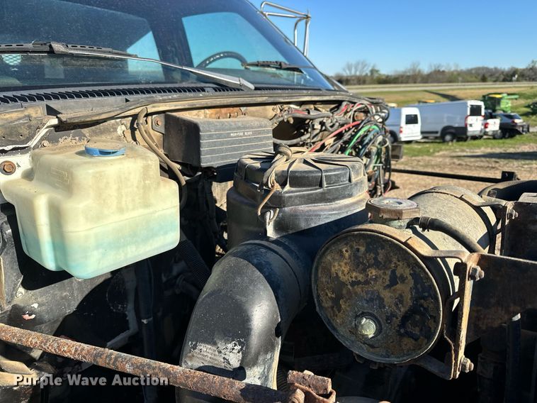 image for item EH6671 1990 GMC TopKick flatbed truck